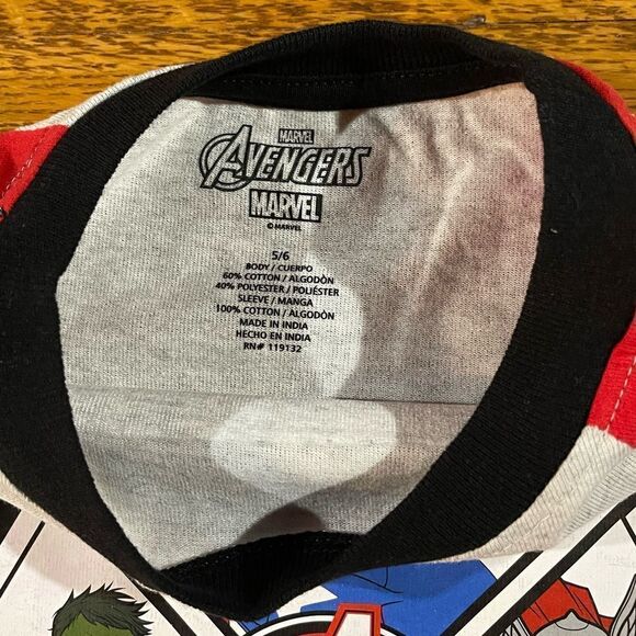 Avengers Marval Character Bous Top size 5/6 NWT - Picture 7 of 8